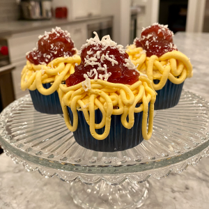 Speghetti and meatballs cupcake